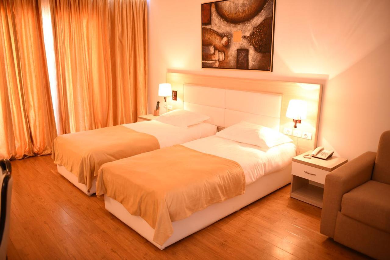 Hotel Bleart Škalngur Dış mekan fotoğraf