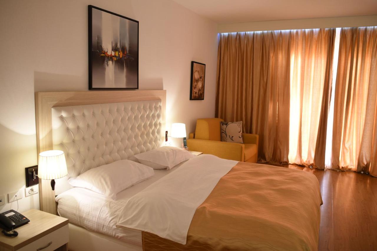 Hotel Bleart Škalngur Dış mekan fotoğraf