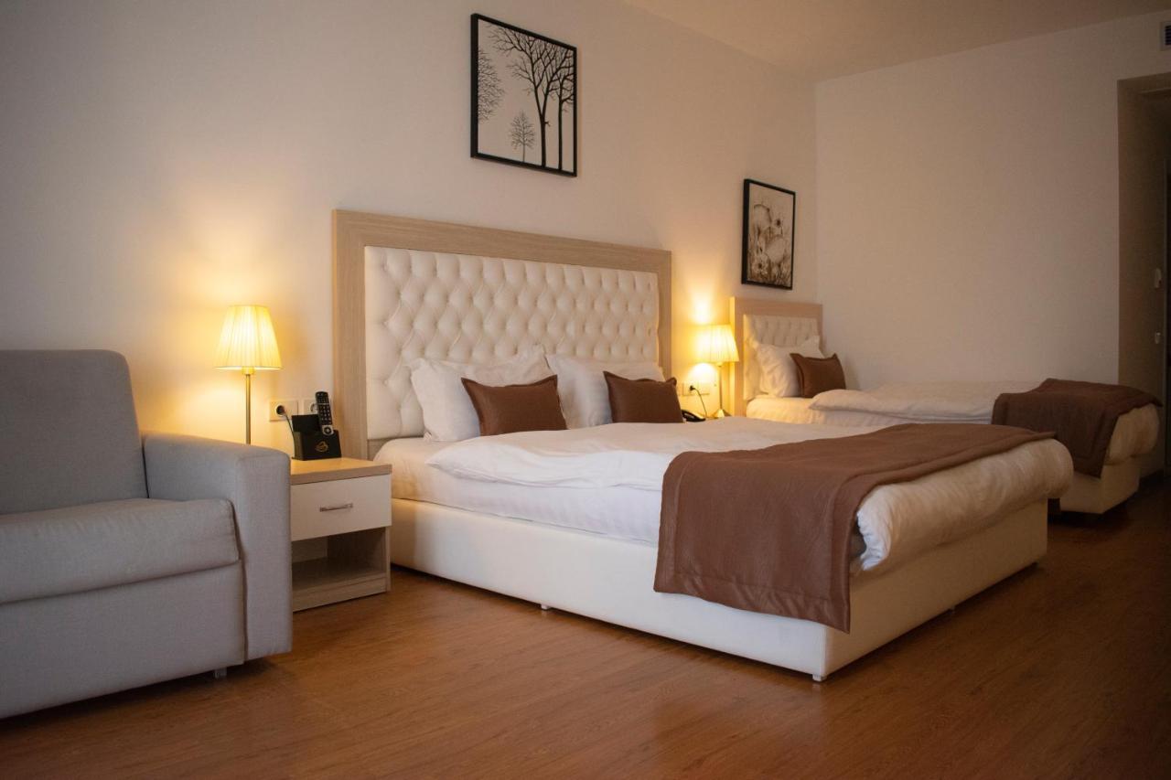 Hotel Bleart Škalngur Dış mekan fotoğraf